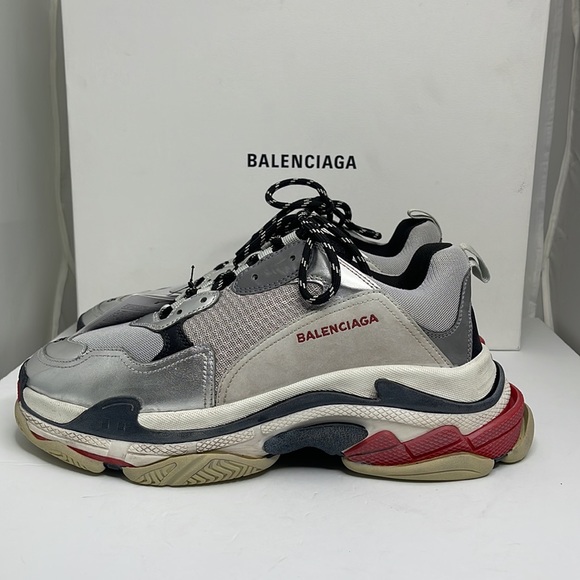 Balenciaga Triple S Silver with Red - Picture 4 of 6